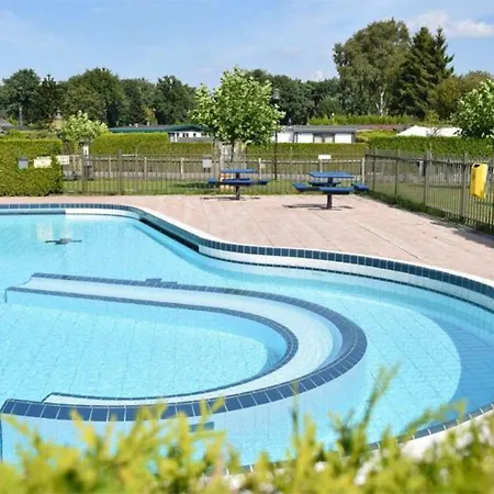 בית נופש Holiday Recreatiepark De Boshoek.2 *